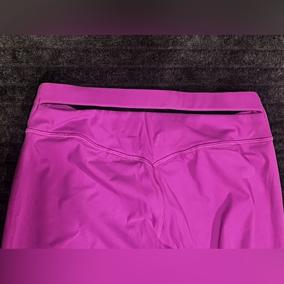 COPY - Alphalete Women’s Tenacity Leo Short - Picture 6 of 10